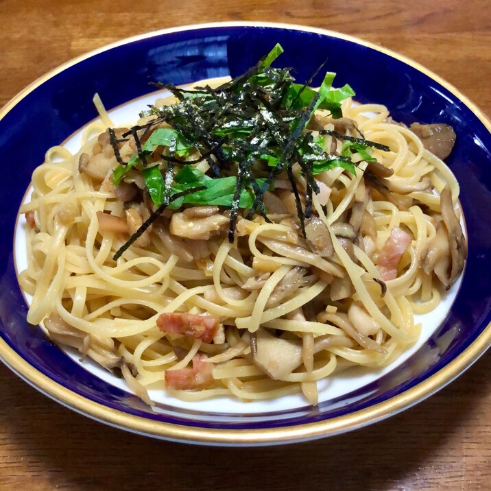 【簡単ランチ】舞茸とベーコンのバター醤油パスタ